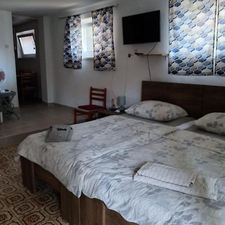 Studio Apartment Posavec เปรมันตูรา ภายนอก รูปภาพ